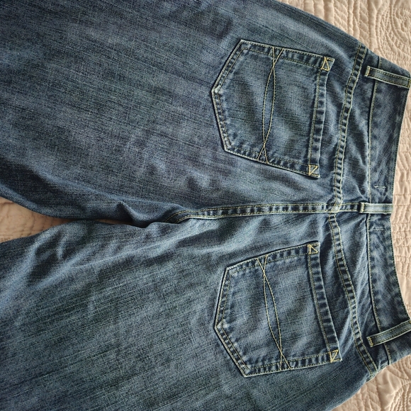 L.L.Bean, Favorite Fit/Curvy Jeans Size 10 - Picture 5 of 6